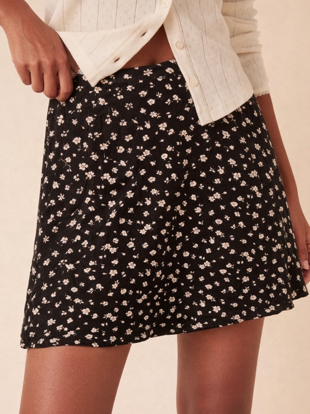 RSQ Black Ditsy Floral Mini Skirt M